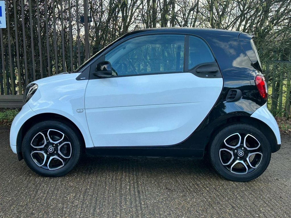 Smart Fortwo Coupe 1L Passion White #4