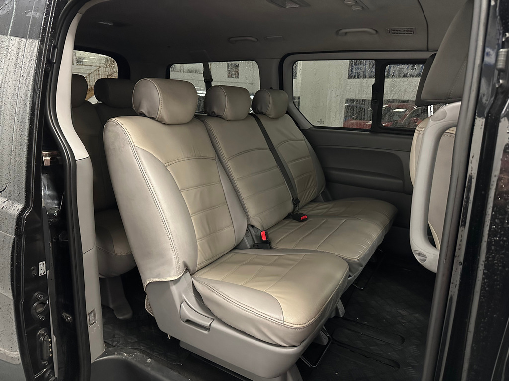 Hyundai I800 Se Crdi 8 Seater Leather EG16XTU Black #3