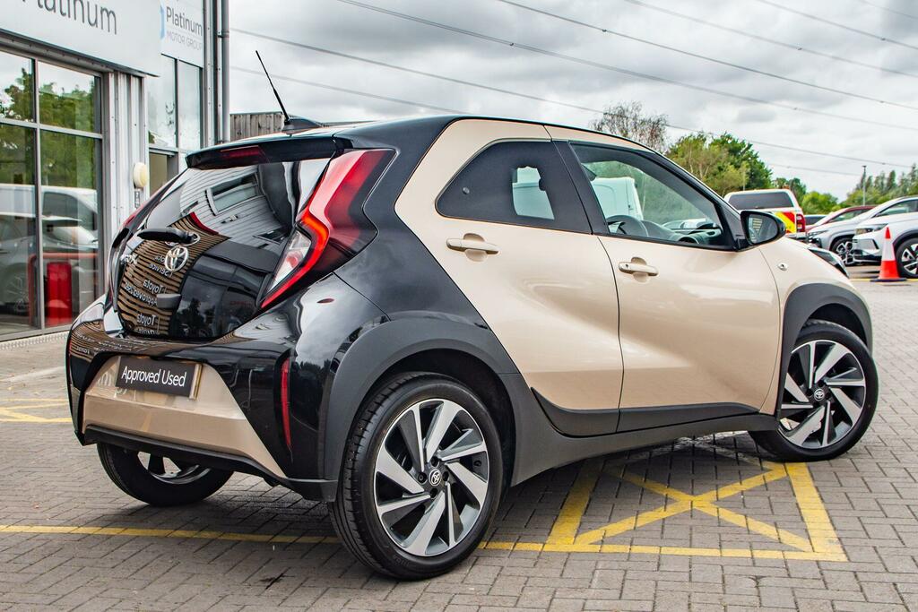 Toyota Aygo X 1.0 Vvt-i Edge Euro 6 Ss YP24BLV Brown #2