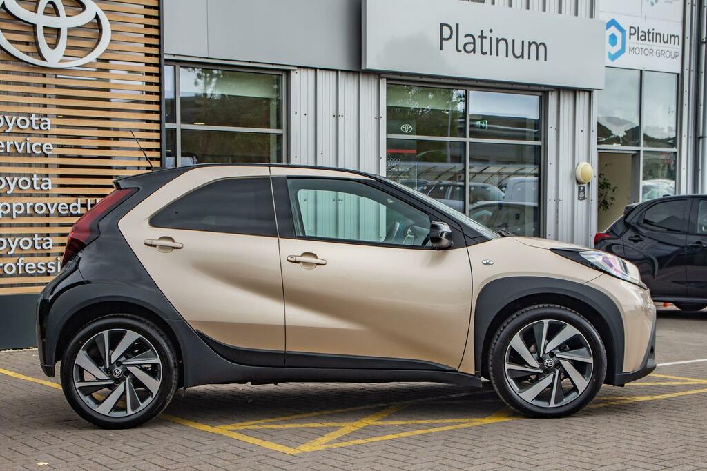Toyota Aygo X 1.0 Vvt-i Edge Euro 6 Ss YP24BLV Brown #3