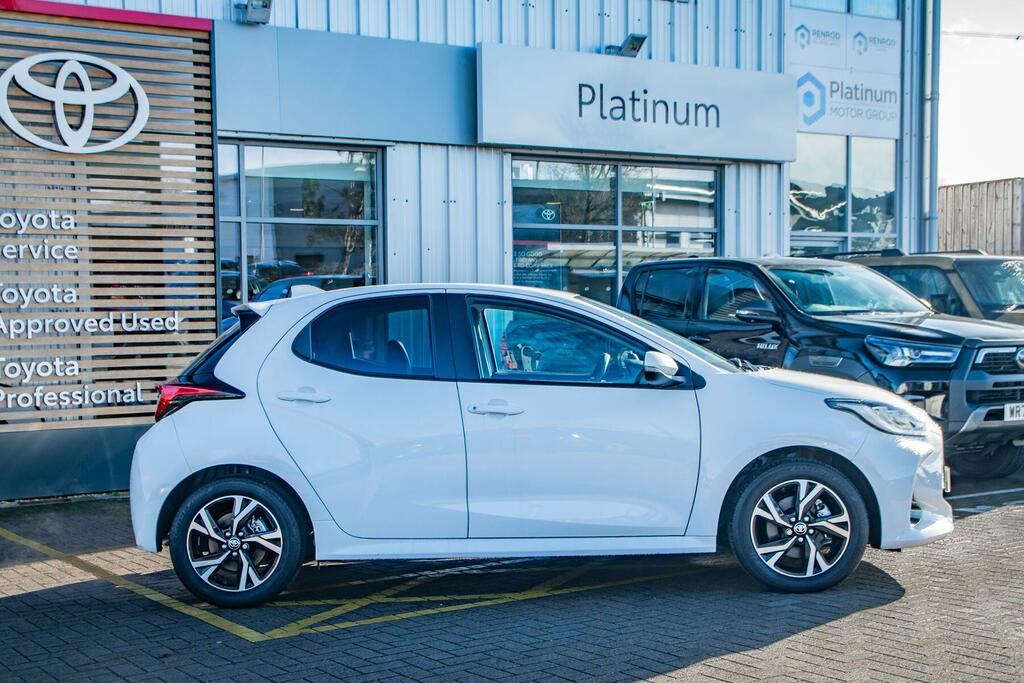 Toyota Yaris 1.5 Vvt-h Design E-cvt Euro 6 Ss  White #3