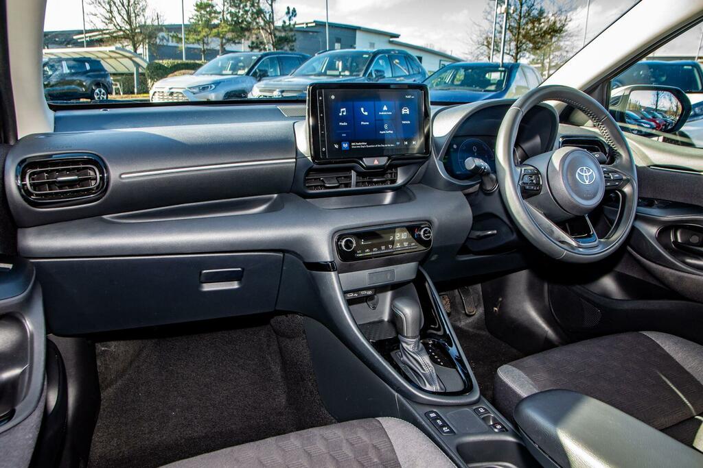 Toyota Yaris 1.5 Vvt-h Design E-cvt Euro 6 Ss  White #6