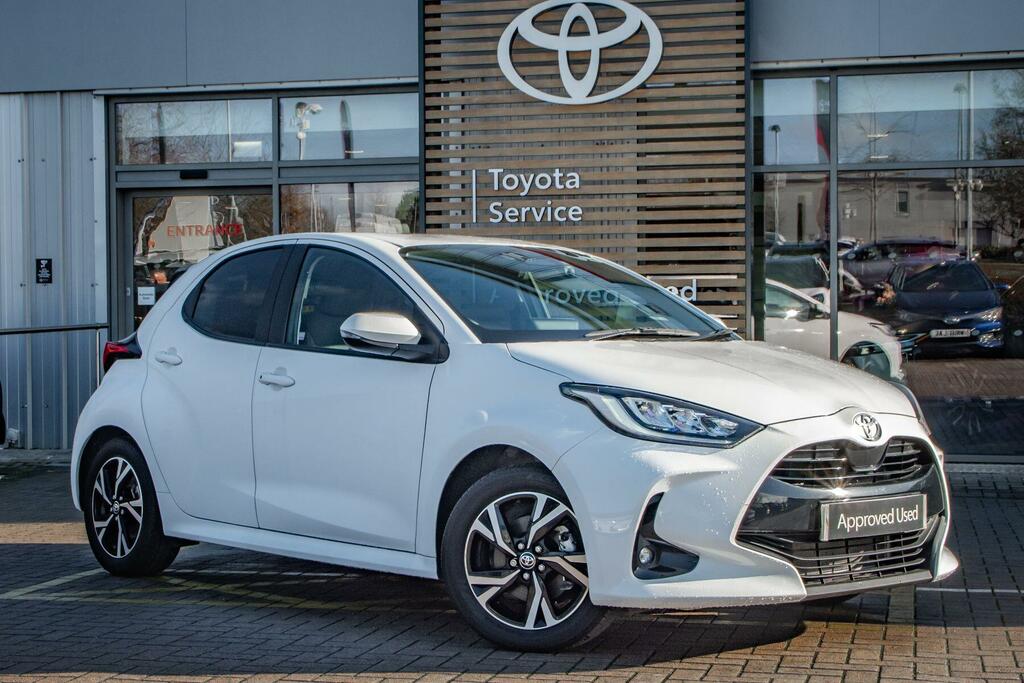 Toyota Yaris 1.5 Vvt-h Design E-cvt Euro 6 Ss White