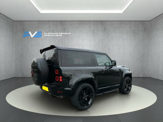 Land Rover Defender 2023 2.0 P300 X-dynamic Se Suv 4Wd Black #2
