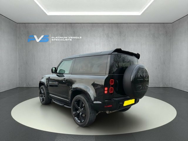 Land Rover Defender 2023 2.0 P300 X-dynamic Se Suv 4Wd Black #4