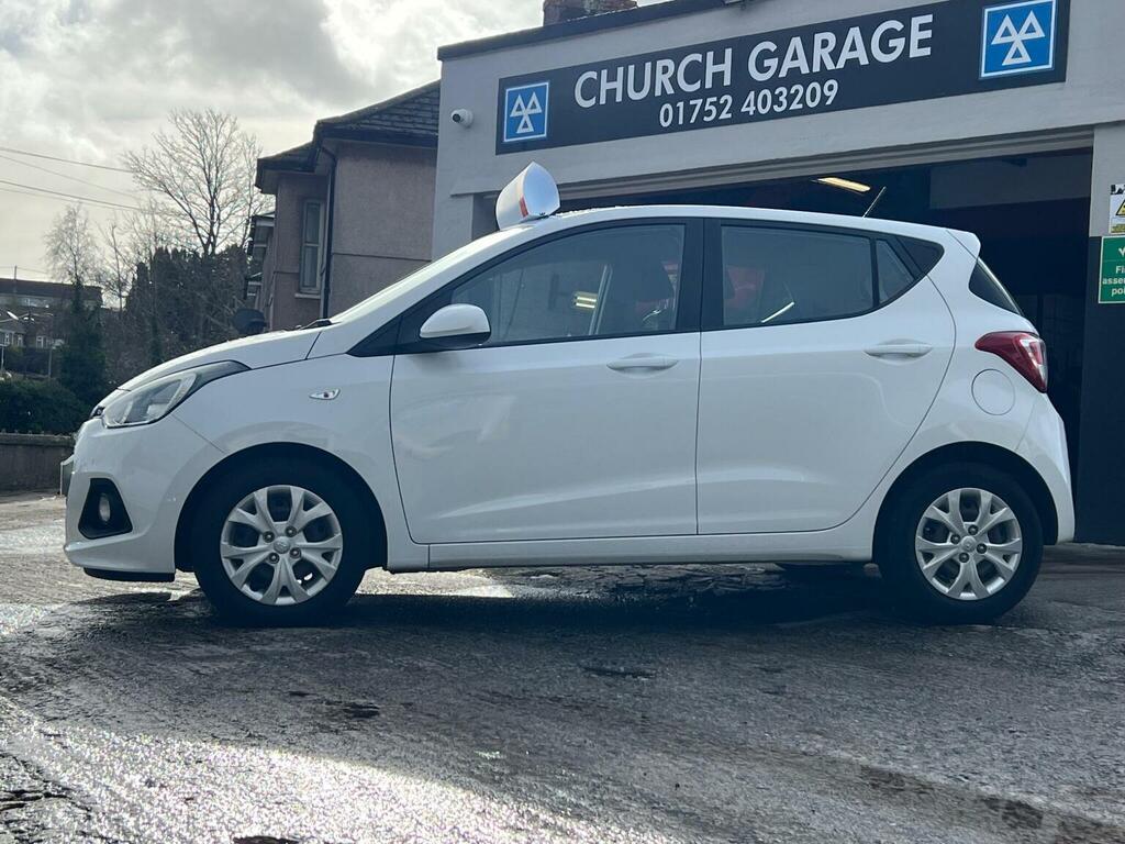Hyundai I10 Hatchback 1.0 Se Euro 5 201515 SM15BJJ White #2