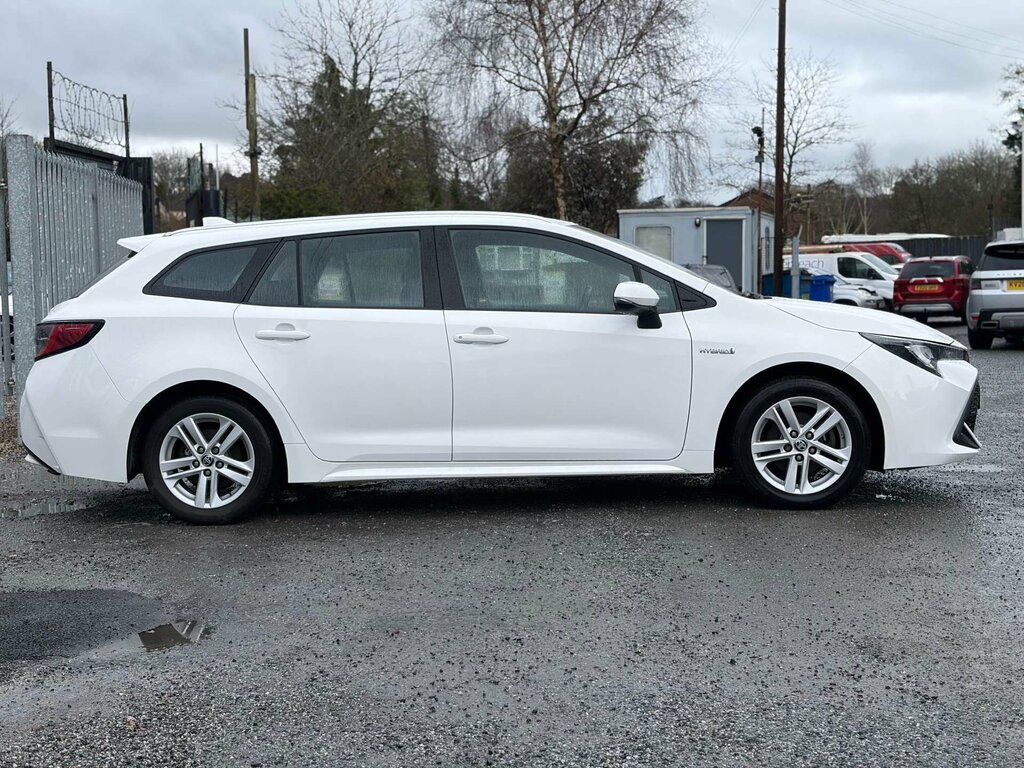 Toyota Corolla 1.8 Corolla Icon Hev Cvt BK70NDJ White #4
