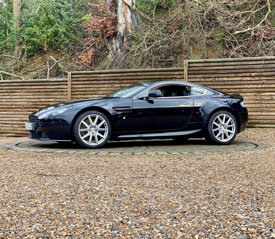 Aston Martin Vantage Coupe Black #4