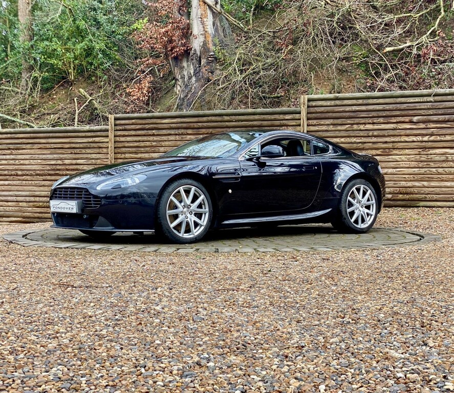 Aston Martin Vantage Coupe Black