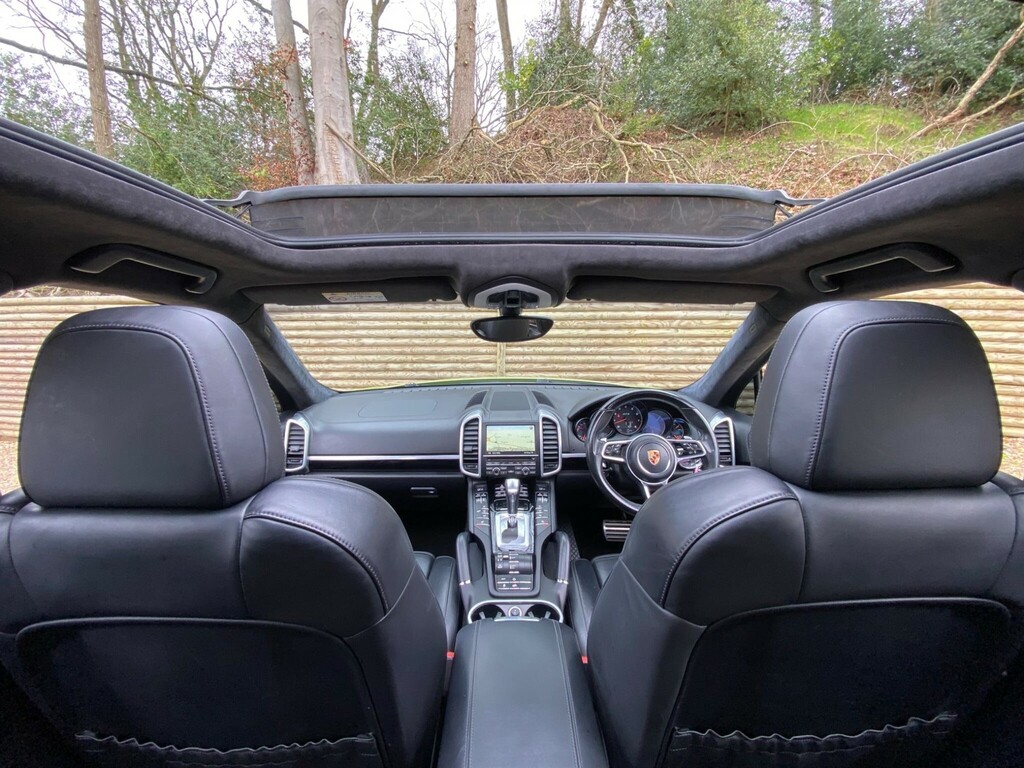 Porsche Cayenne V6 Gts Tiptronic Green #2