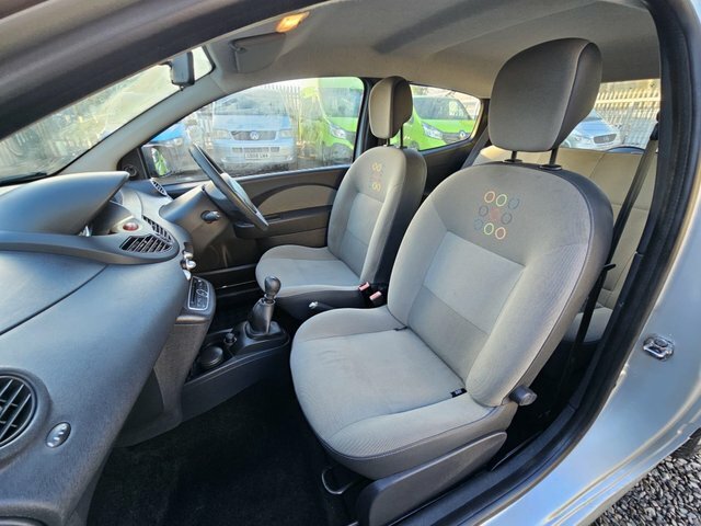 Renault Twingo 1.2 16V Pzaz Euro 5 Silver #6
