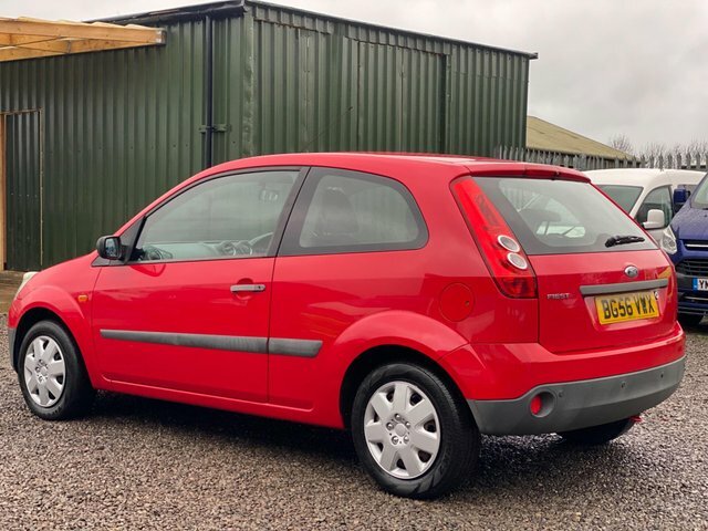 Ford Fiesta 1.25 Studio Red #3