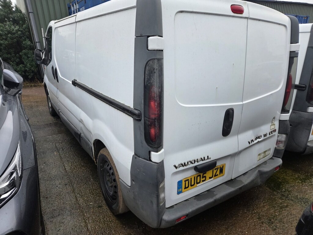 Vauxhall Vivaro 1.9Cdti 100Ps Van 2.9T DU05JZW #5