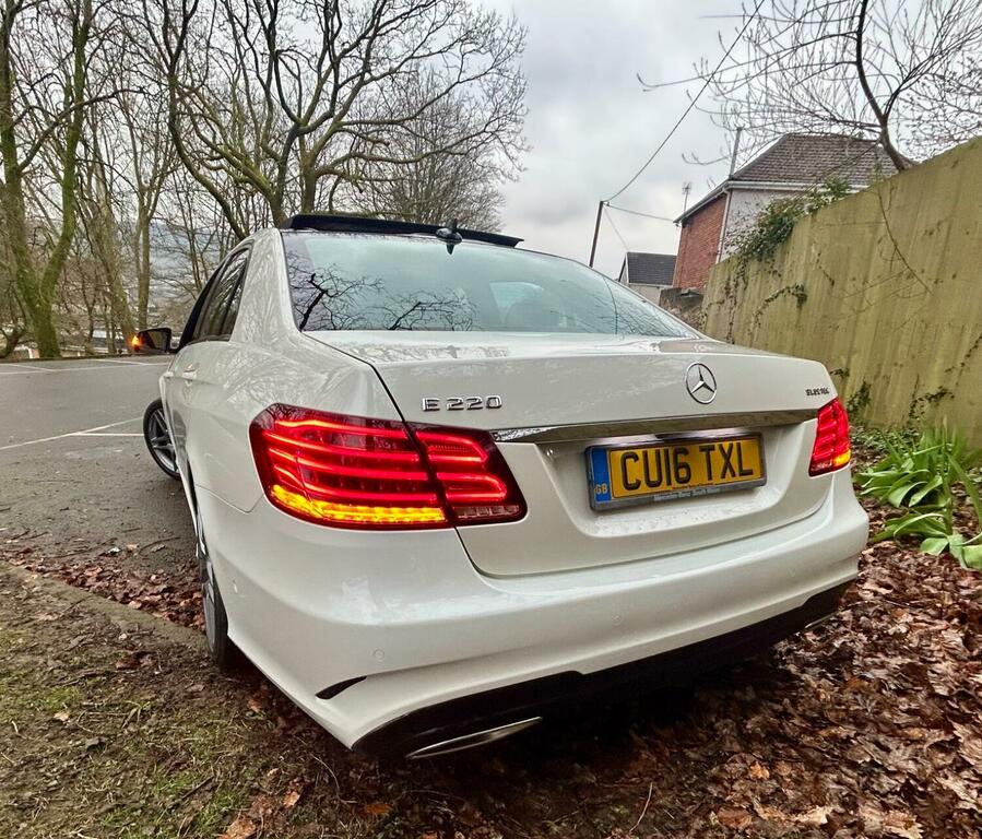 Mercedes-Benz E Class Saloon E220amg Night Edition Prem1owner-only 35 White #4