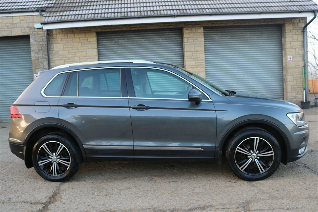 Volkswagen Tiguan 2.0 Tdi Bluemotion Tech Se Navigation Dsg 4Motion RE17OEJ Grey #4