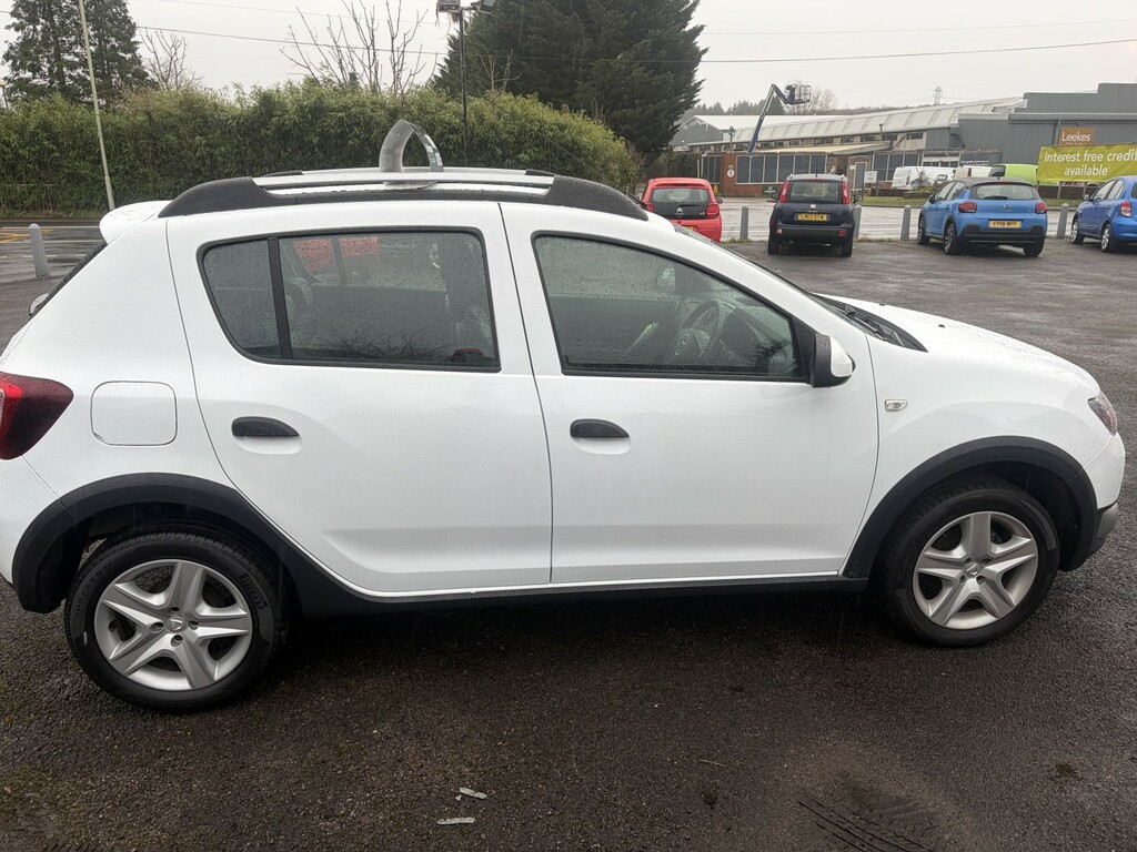 Dacia Sandero Stepway Hatchback 0.9 Stepway Laureate Tce 90 2016 LY16HBD White #2