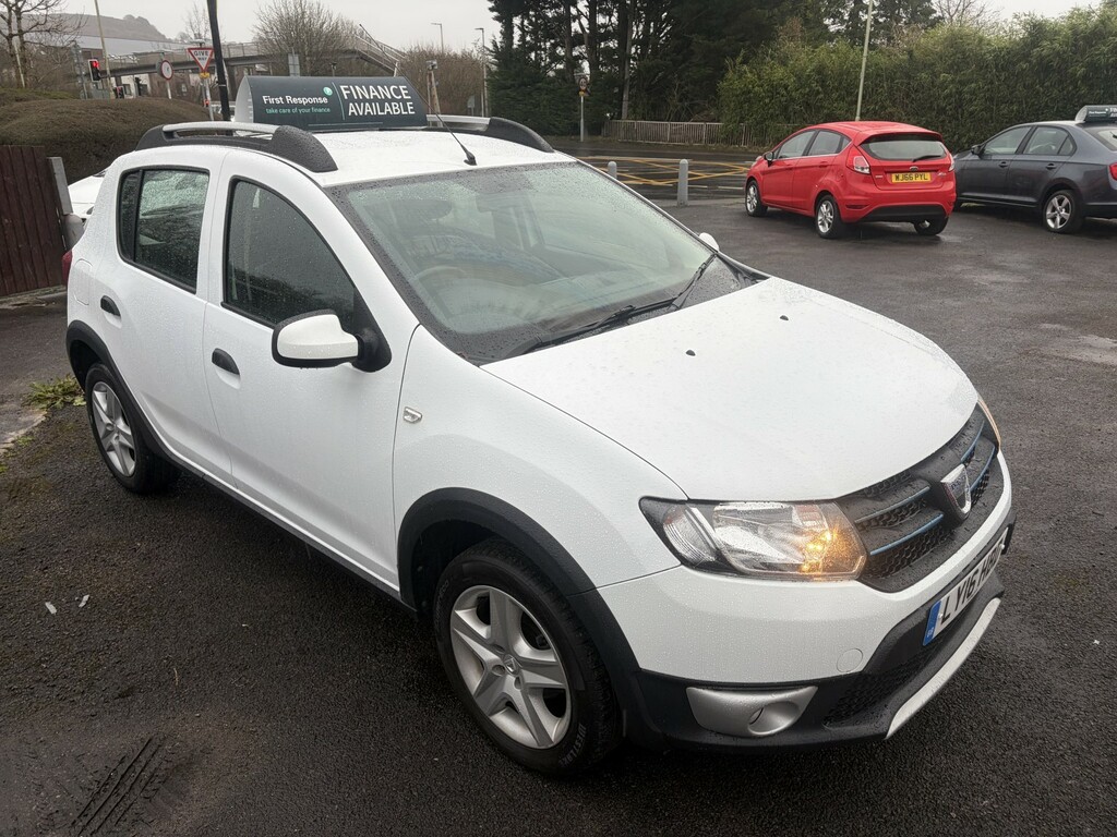 Dacia Sandero Stepway Hatchback 0.9 Stepway Laureate Tce 90 2016 White