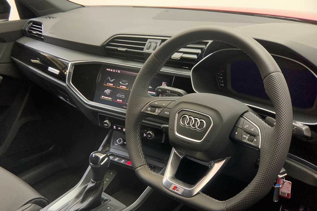 Audi Q3 Black Edition 35 Tfsi 150 Ps S Tronic - 2024 25 HJ25KZA Red #6