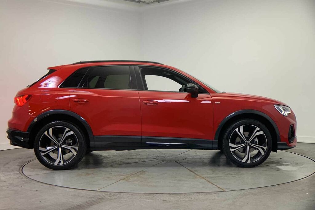 Audi Q3 Black Edition 35 Tfsi 150 Ps S Tronic - 2024 25 HJ25KZA Red #4