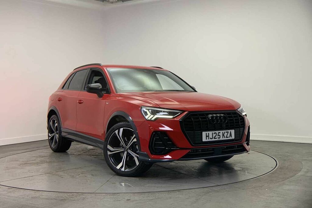 Audi Q3 Black Edition 35 Tfsi 150 Ps S Tronic - 2024 25 Red