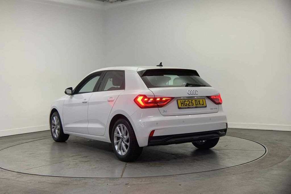 Audi A1 Sport 25 Tfsi 95 Ps 5-Speed - 2024 25 HG25DXJ White #3