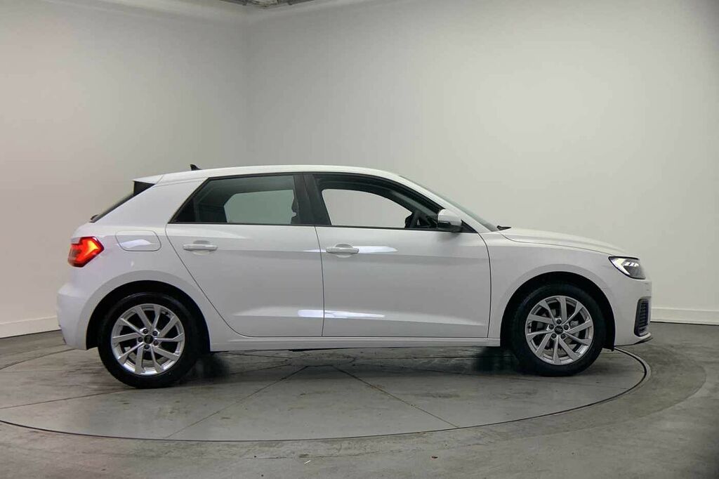 Audi A1 Sport 25 Tfsi 95 Ps 5-Speed - 2024 25 HG25DXJ White #4