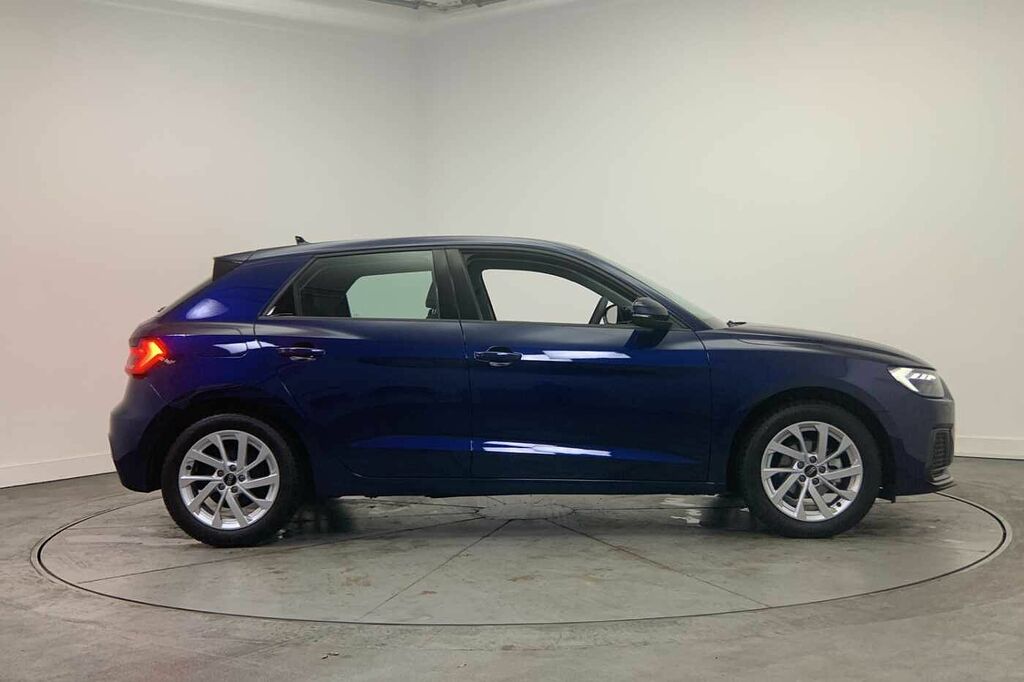 Audi A1 Sport 25 Tfsi 95 Ps 5-Speed - 2024 25 HG25XSR Blue #4