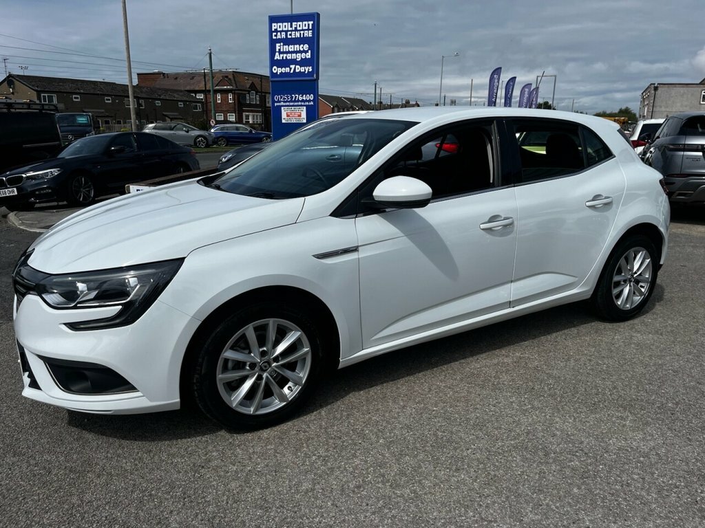 Renault Megane 1.2L Dynamique Nav White #3