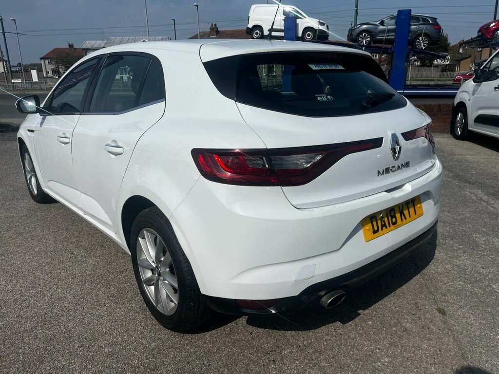 Renault Megane 1.2L Dynamique Nav White #6