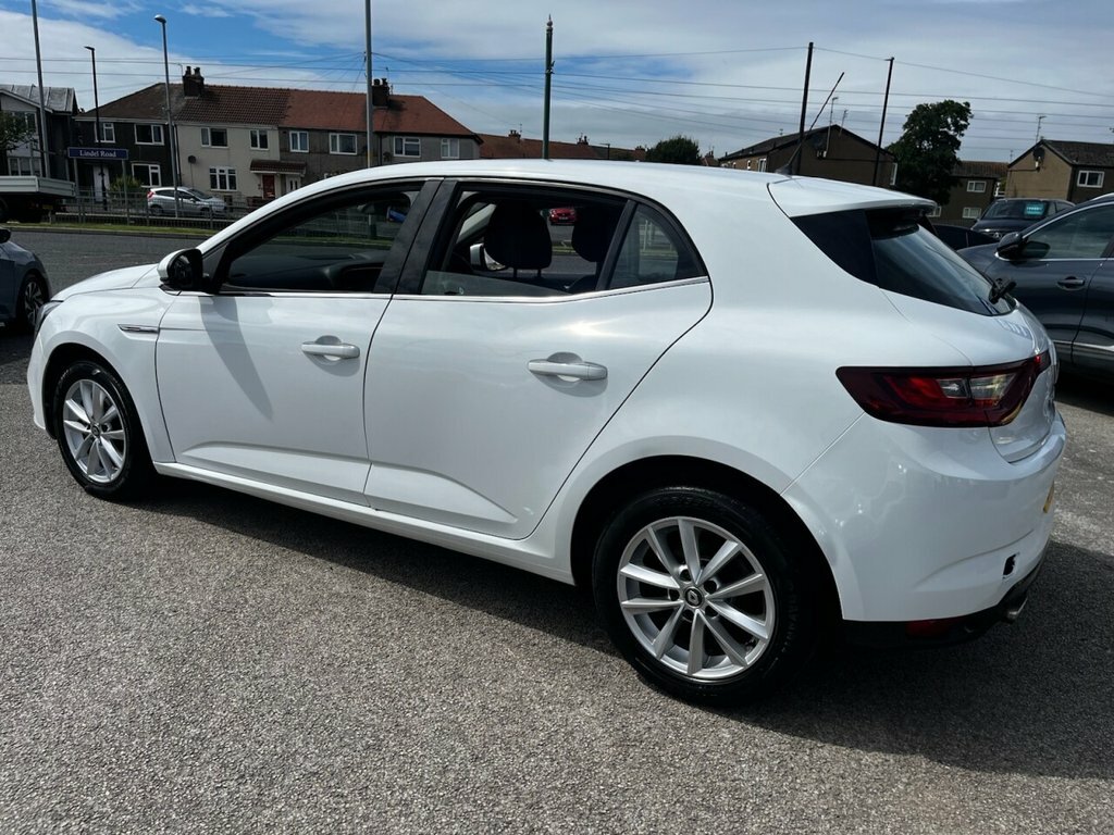 Renault Megane 1.2L Dynamique Nav White #5
