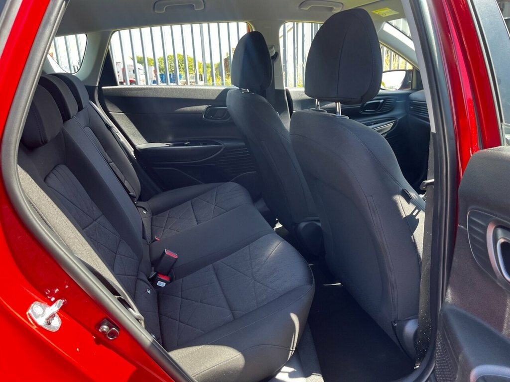 Hyundai Bayon 1L Se Connect DL73AYE Red #3