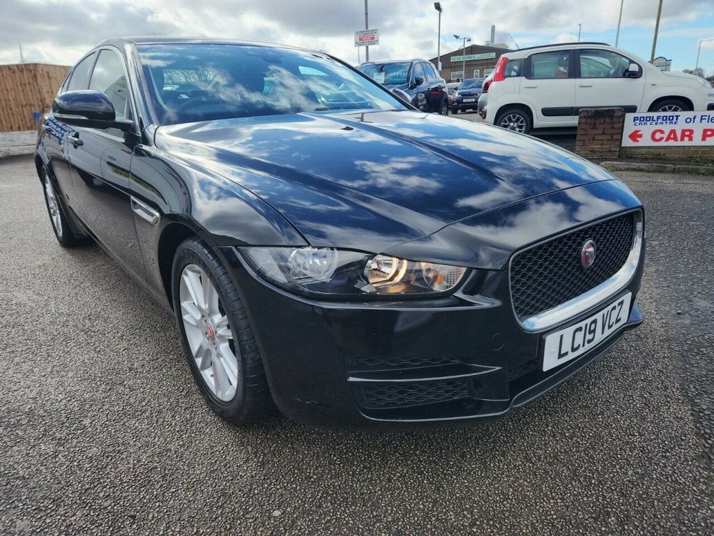Jaguar XE 2L Prestige Black