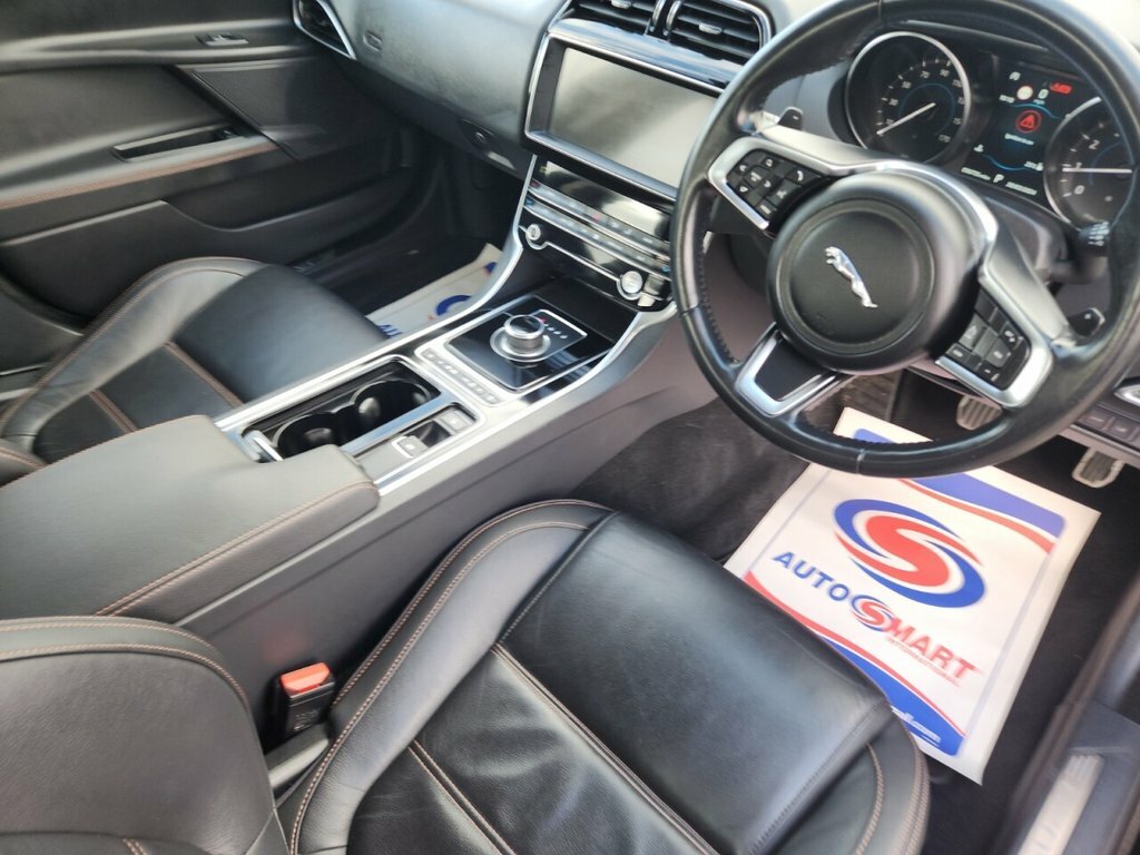 Jaguar XE 2L Prestige LC19VCZ Black #6
