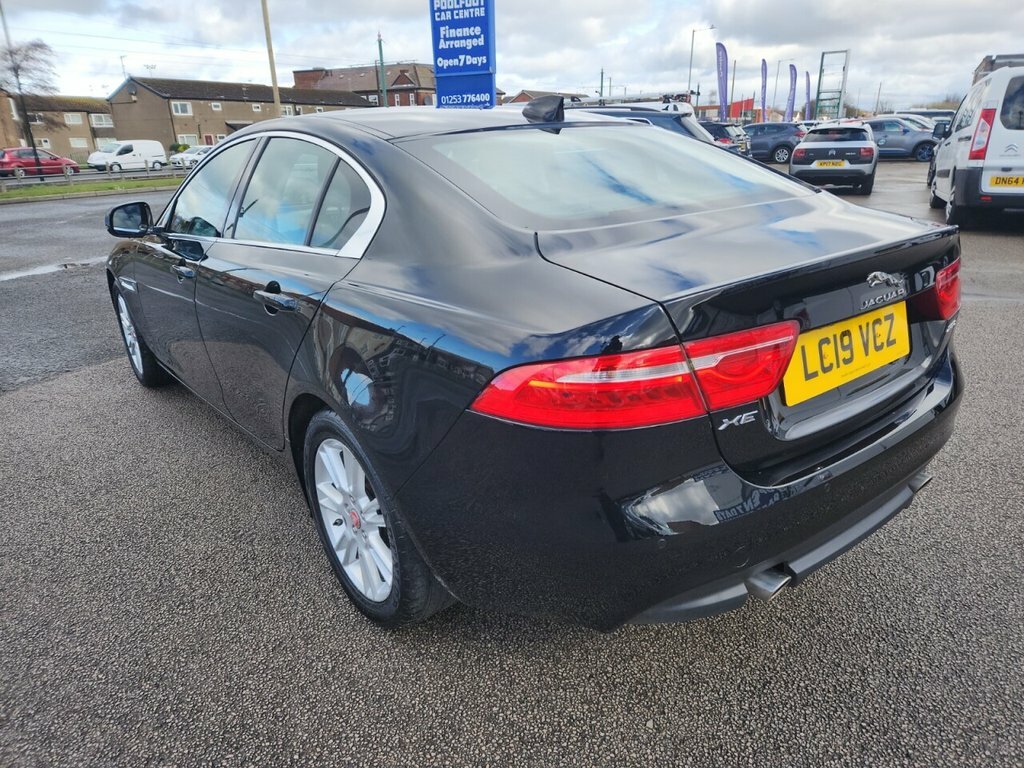 Jaguar XE 2L Prestige LC19VCZ Black #4