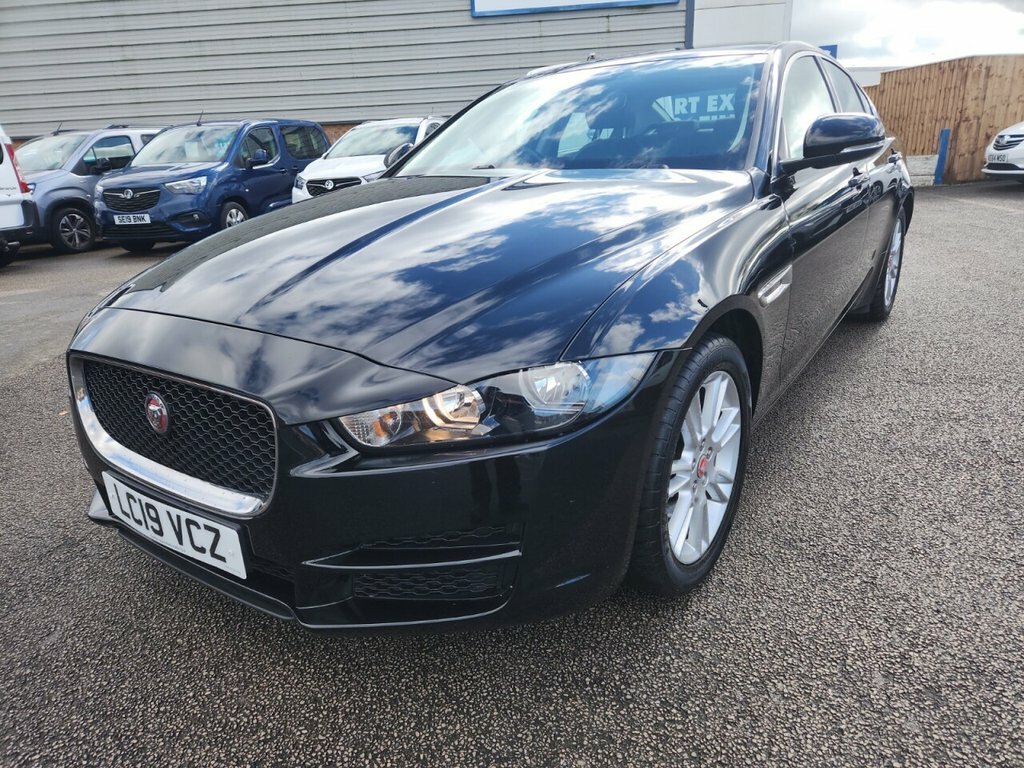 Jaguar XE 2L Prestige LC19VCZ Black #2