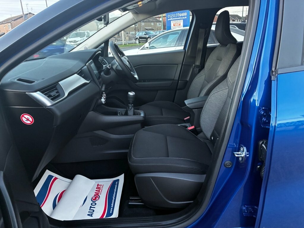 Renault Captur 1L Iconic Blue #4