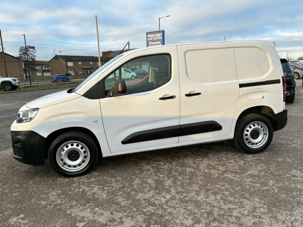 Citroen Berlingo 1.5L Enterprise Edition M CJ72MYW White #4