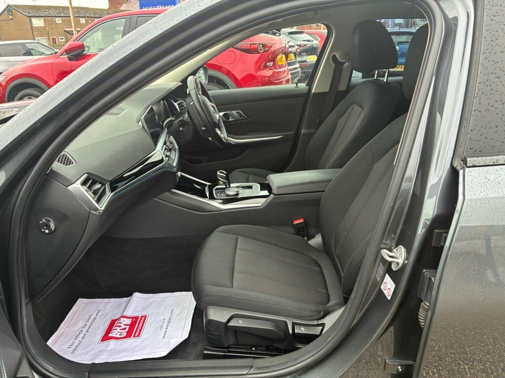 BMW 3 Series 2L Se Pro YB71EHX Grey #4
