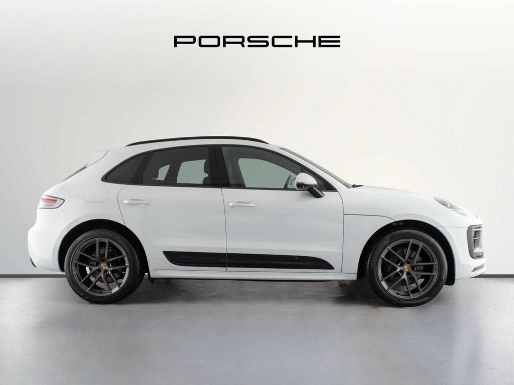 Porsche Macan T My23 White #2