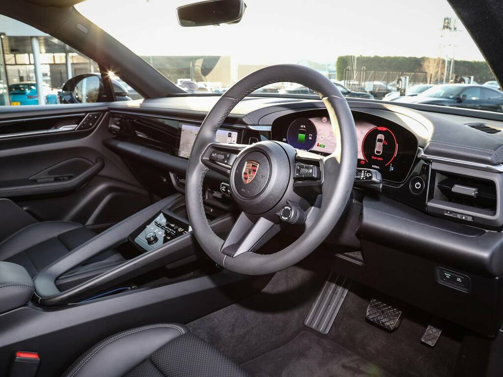 Porsche Macan 4 Electric Grey #4