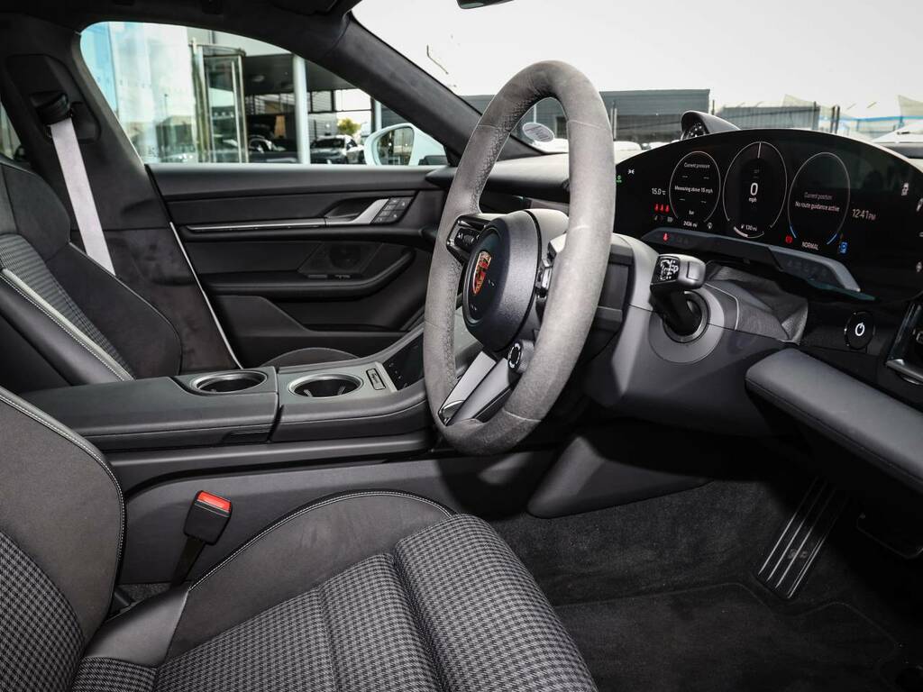Porsche Taycan Sport Turismo  White #5
