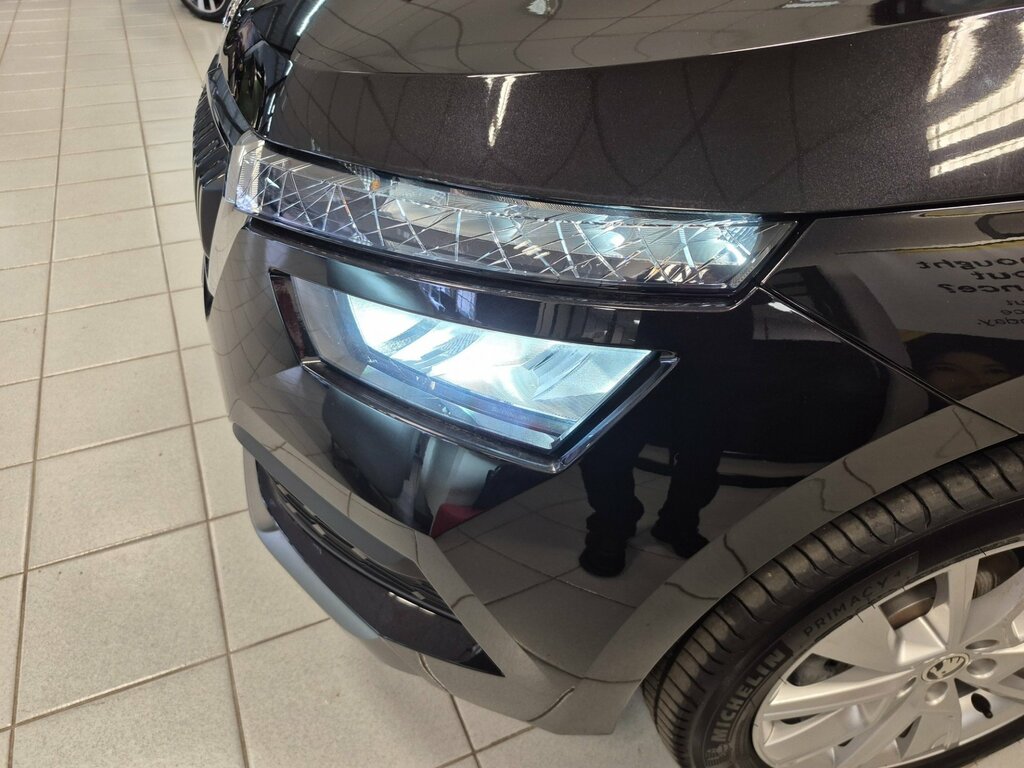 Skoda Kamiq 1.5 Tsi Act Se Drive Suv Dsg Euro 6 S Black #6
