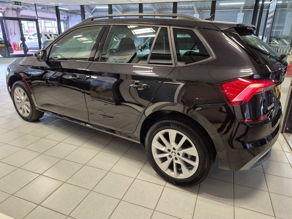Skoda Kamiq 1.5 Tsi Act Se Drive Suv Dsg Euro 6 S Black #2