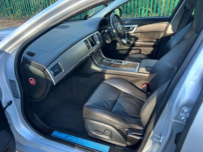Jaguar XF D Luxury Sportbrake NL15RYB Silver #6