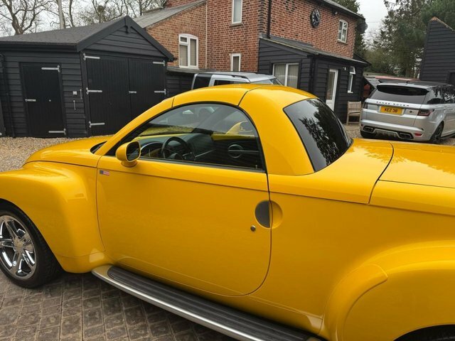 Chevrolet SSR V8 Ls2 KT54UXZ Yellow #3