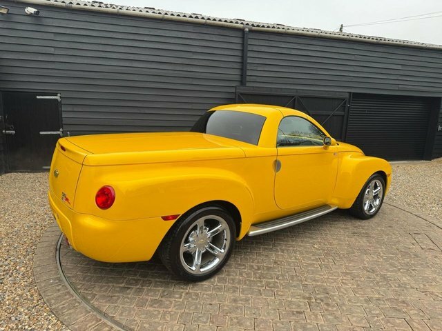 Chevrolet SSR V8 Ls2 KT54UXZ Yellow #2