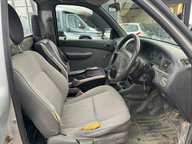 Mazda B2500 2.5 Td Single Cab White #5