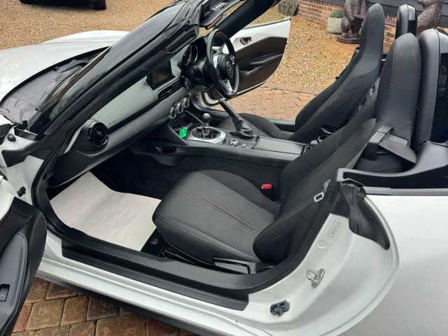 Mazda MX-5 Skyactiv-g Se-l Nav Convertible FJ19XKA White #3