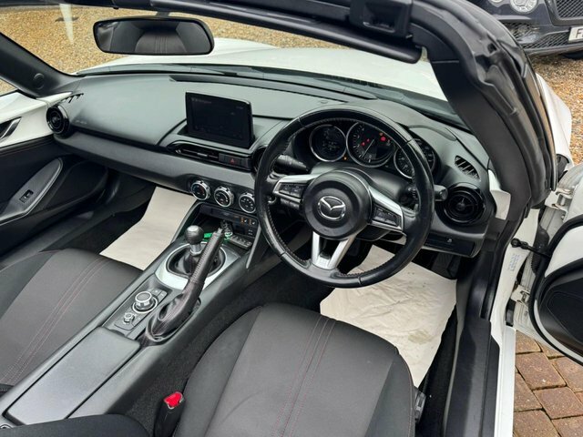 Mazda MX-5 Skyactiv-g Se-l Nav Convertible FJ19XKA White #2