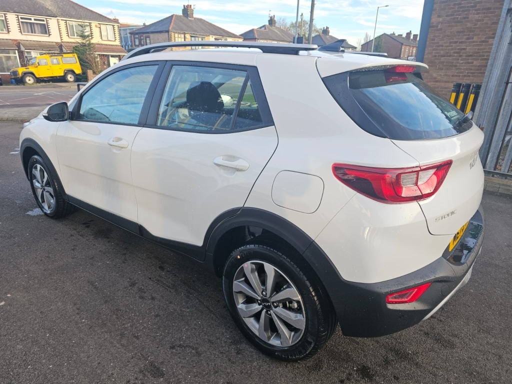 Kia Stonic 1.0 2 White #4